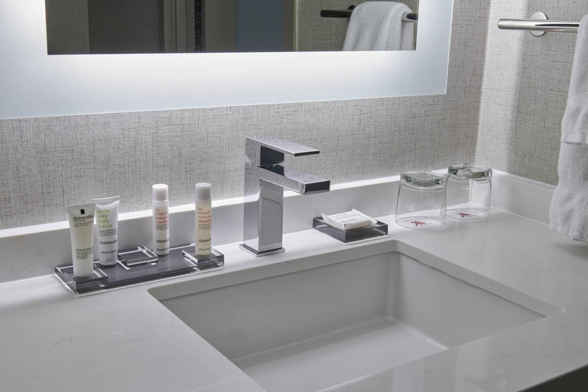 Detroit Marriott Troy Hotel Екстериор снимка