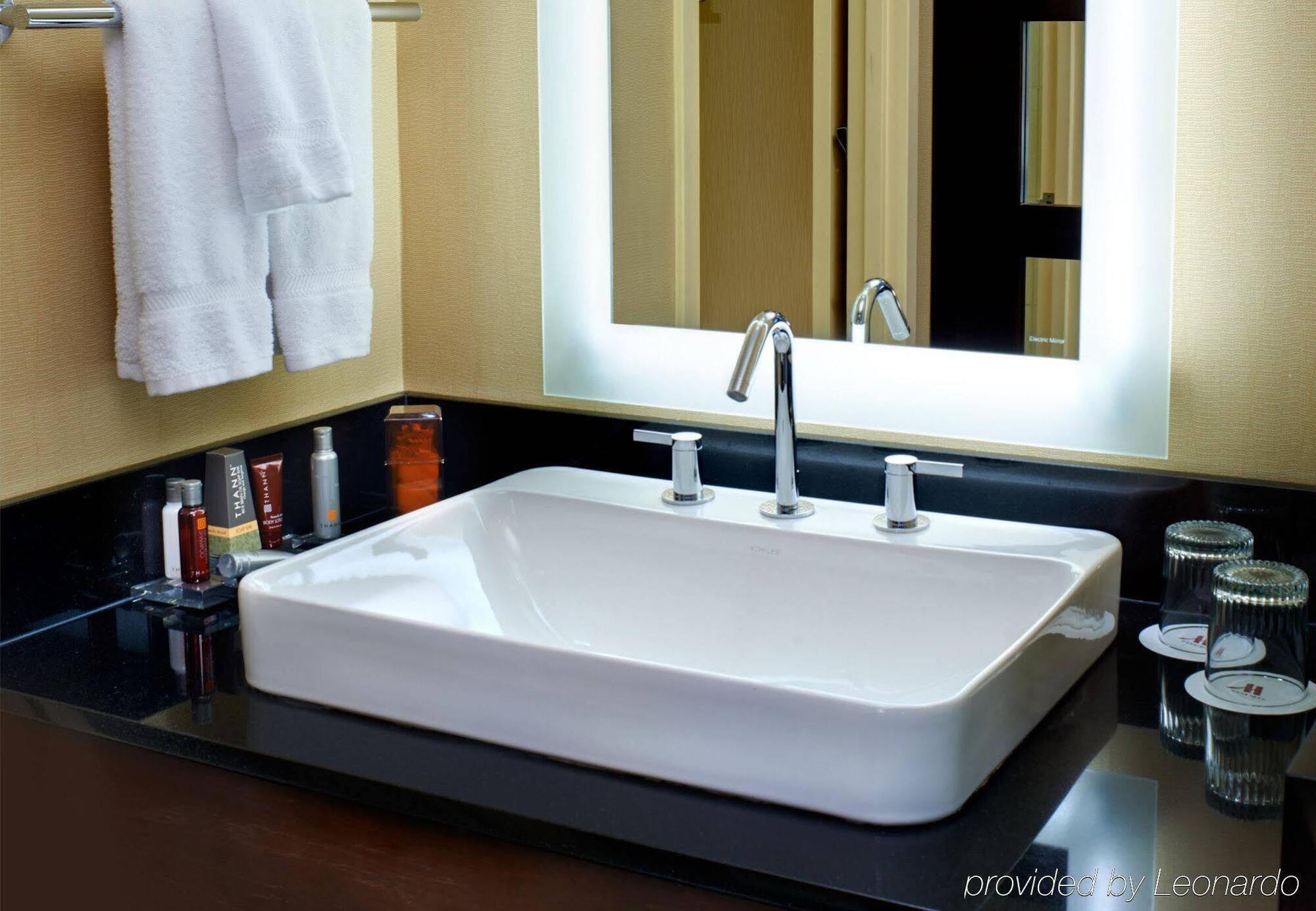 Detroit Marriott Troy Hotel Екстериор снимка